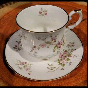 ☕️ Antique Royal Coach Fine Bone China Teacup W. Saucer, White, Floral, & Gold